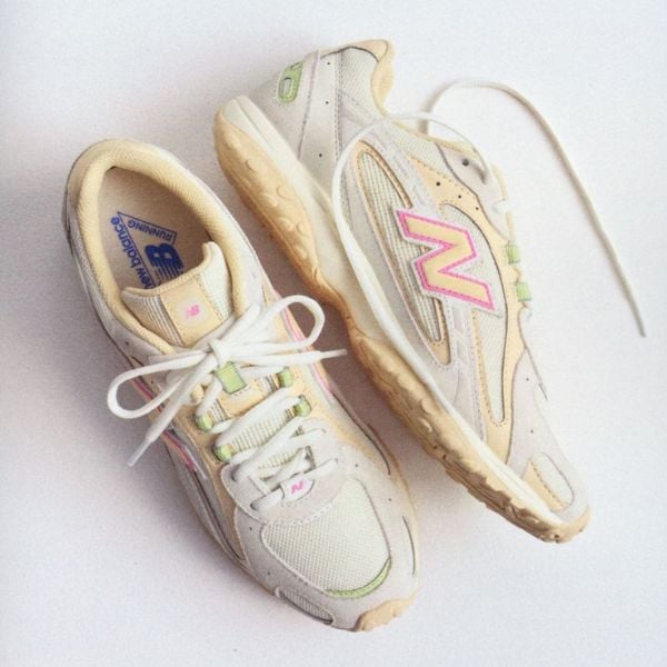 The 204L in a studio background